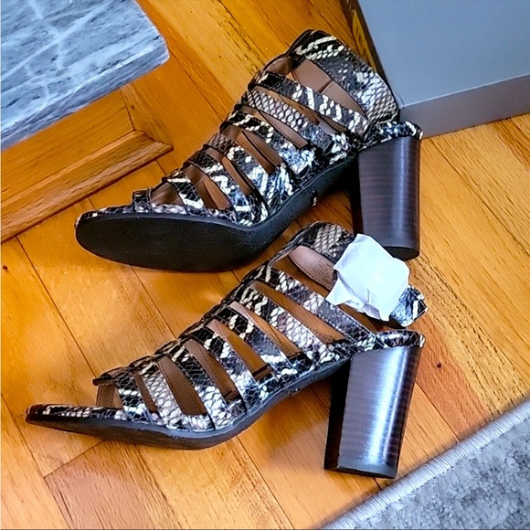 BOLD Snake skin sandals with 3" chunky heel - Picture 3 of 7